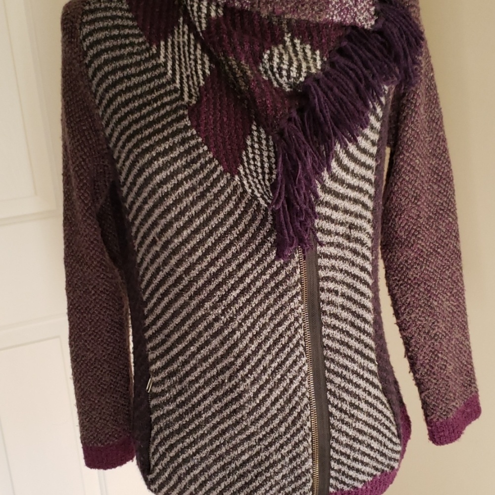 Curio Sweater
